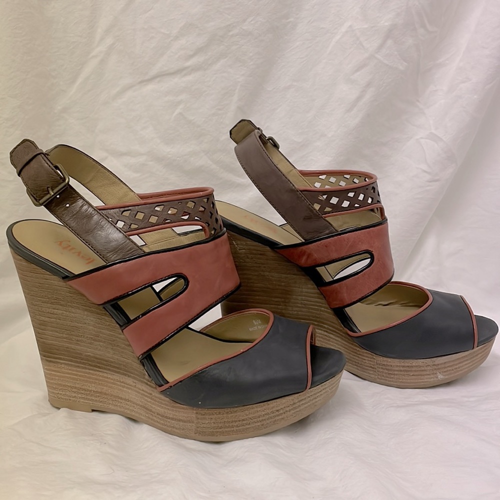 Platform sandals - Picture 3 of 11